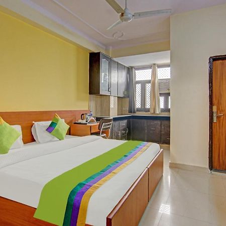 Hotel Treebo Tms Residency Nuova Delhi Esterno foto