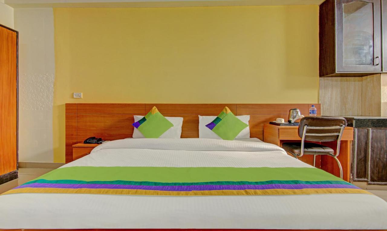 Hotel Treebo Tms Residency Nuova Delhi Esterno foto