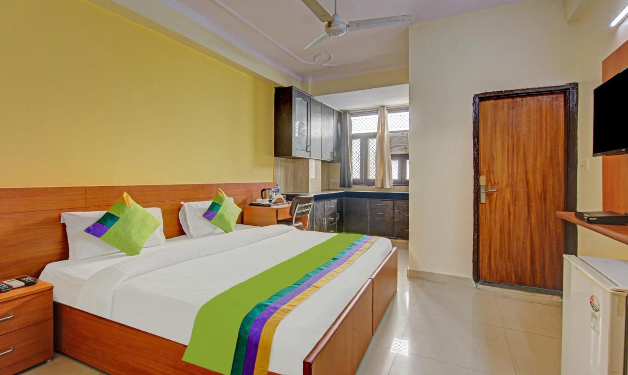 Hotel Treebo Tms Residency Nuova Delhi Esterno foto