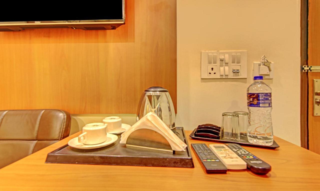 Hotel Treebo Tms Residency Nuova Delhi Esterno foto