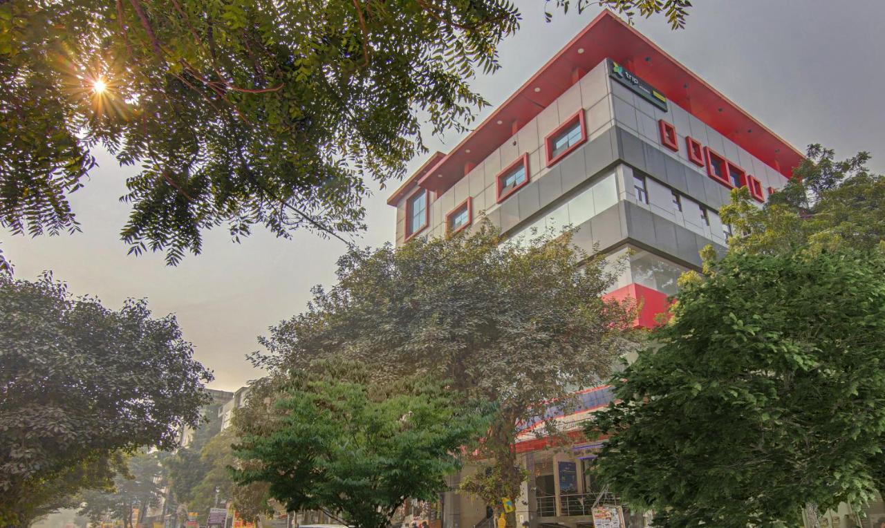 Hotel Treebo Tms Residency Nuova Delhi Esterno foto