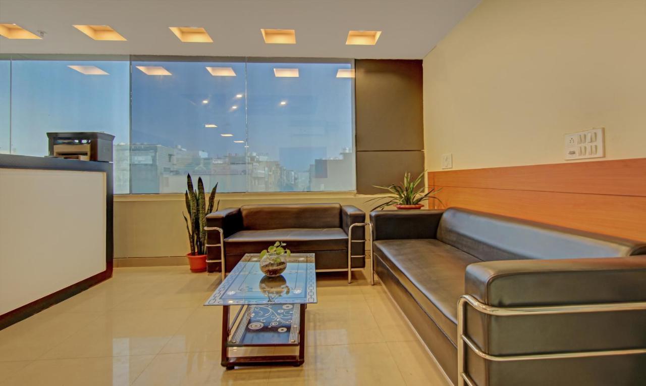 Hotel Treebo Tms Residency Nuova Delhi Esterno foto