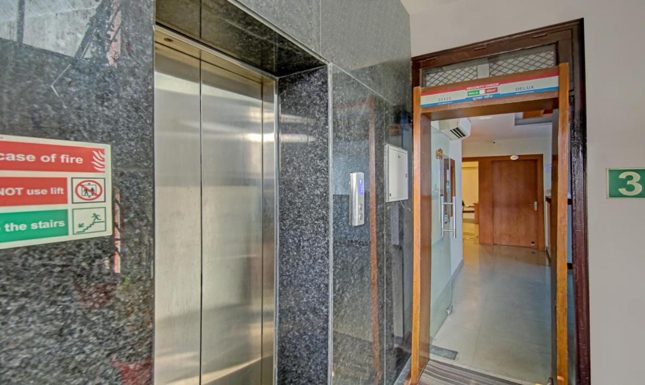 Hotel Treebo Tms Residency Nuova Delhi Esterno foto