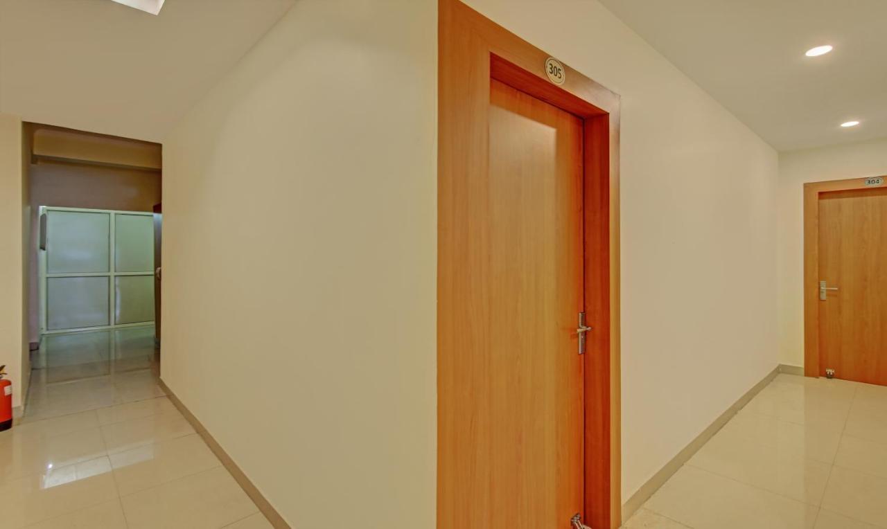 Hotel Treebo Tms Residency Nuova Delhi Esterno foto