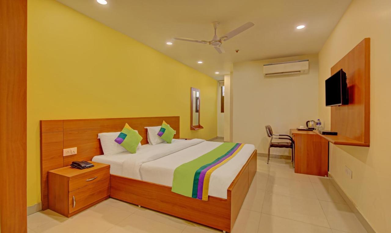 Hotel Treebo Tms Residency Nuova Delhi Esterno foto