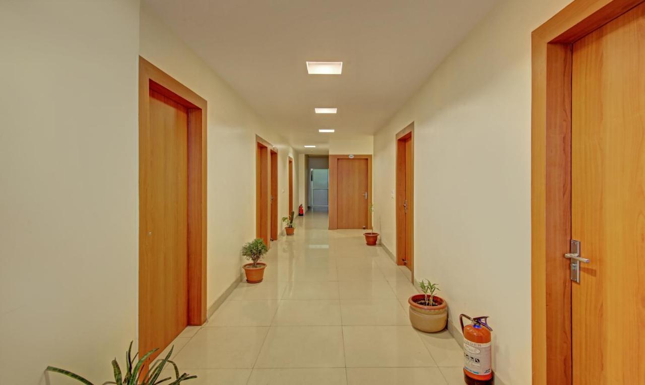 Hotel Treebo Tms Residency Nuova Delhi Esterno foto