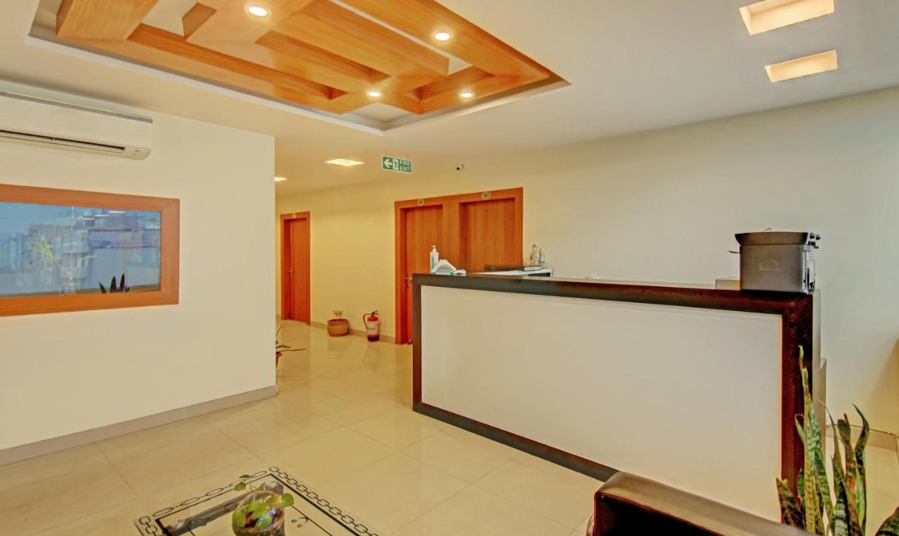 Hotel Treebo Tms Residency Nuova Delhi Esterno foto