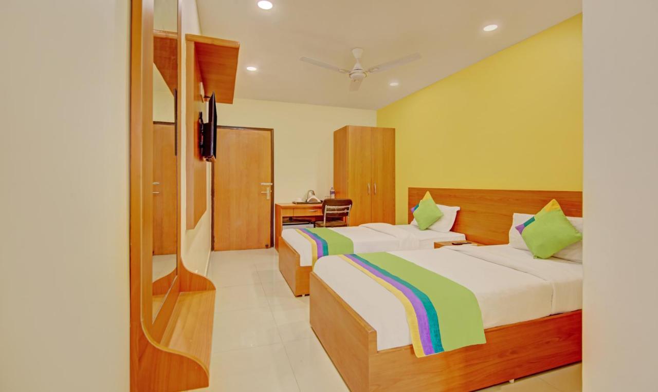 Hotel Treebo Tms Residency Nuova Delhi Esterno foto