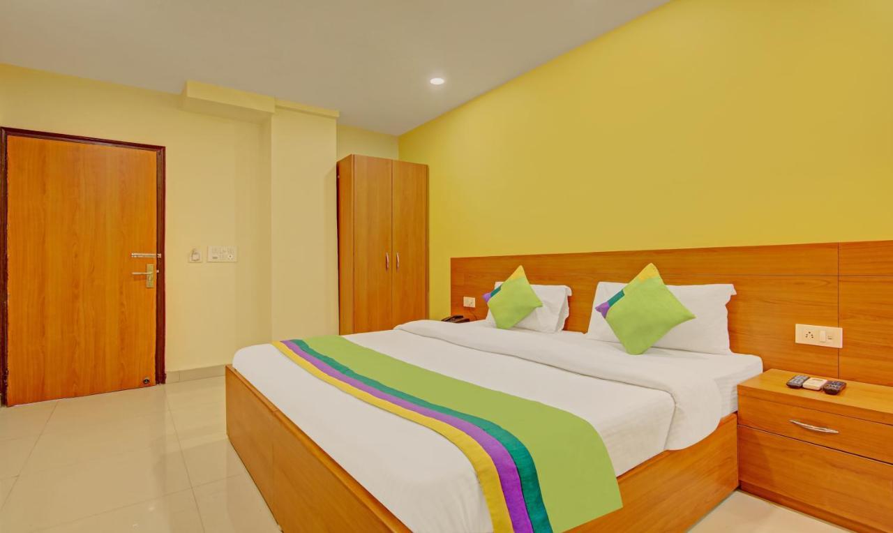 Hotel Treebo Tms Residency Nuova Delhi Esterno foto