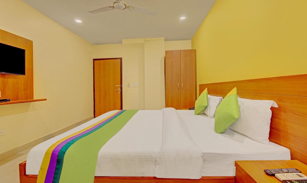 Hotel Treebo Tms Residency Nuova Delhi Esterno foto