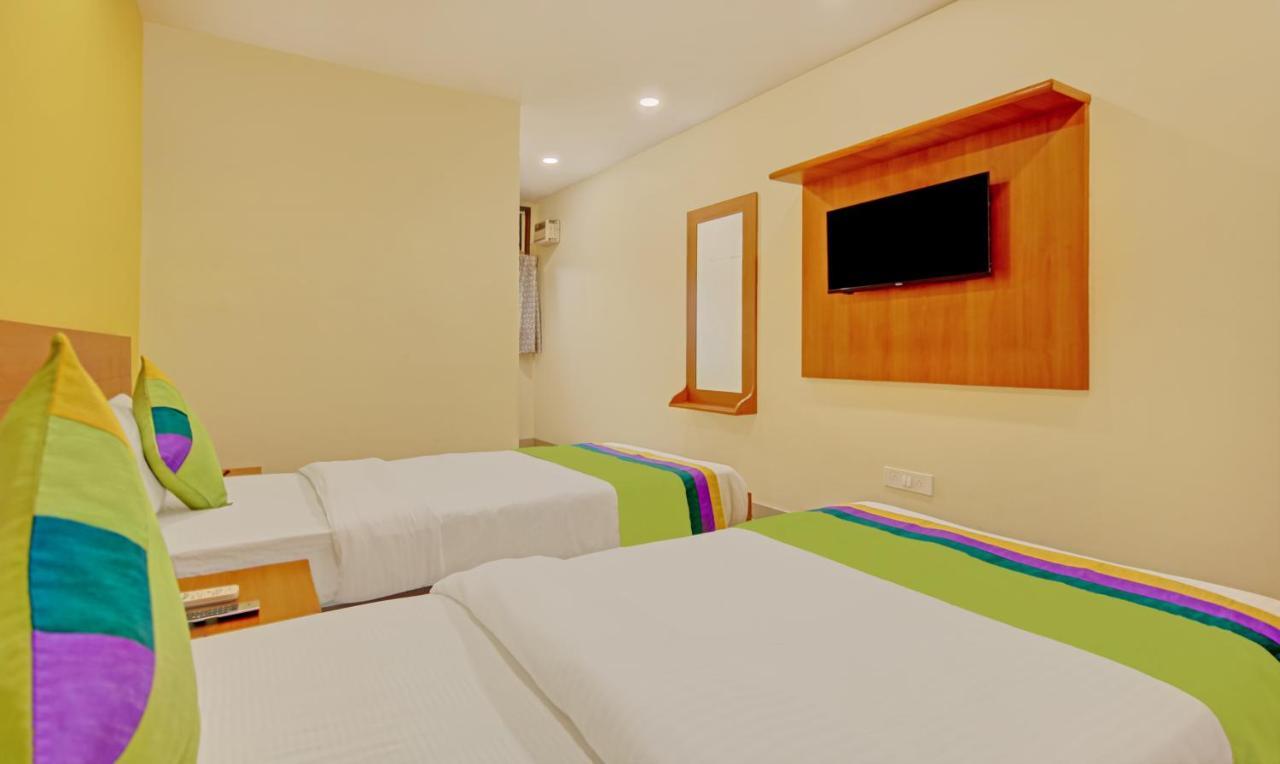 Hotel Treebo Tms Residency Nuova Delhi Esterno foto